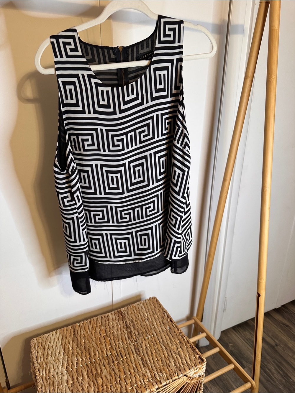 Zac & Rachel Black and White Geometric Sleeveless Tunic